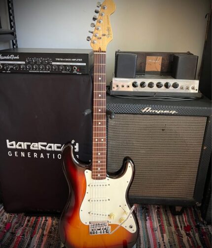 PRICE REDUCED - 1983 Fender Stratocaster Guitar in Sunburst Finish - Amazing condition and original case  - Dan Smith Era (Copy)