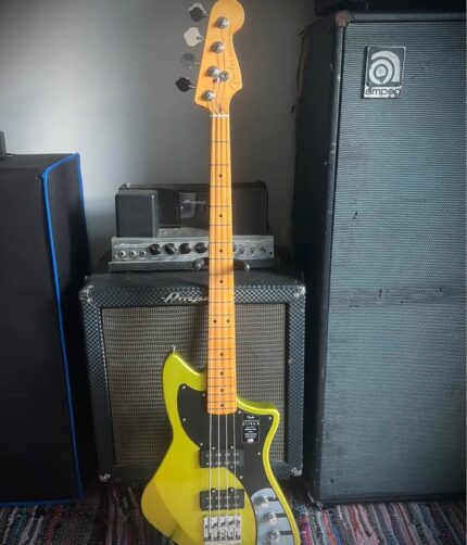2025 FENDER METEORA ULTRA II BASS IN BRAND NEW CONDITION WITH CASE AND CANDY