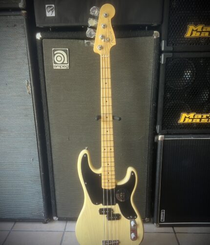2011 US FENDER PRECISION BASS 60TH ANNIVERSARY LIMITED EDITION WITH ORIGINAL CASE AND CANDY